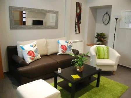 Juderia Apartmán *